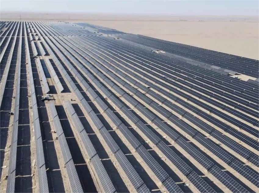 Projet solaire au sol à grande échelle de 12 MW (Qinghai, Chine)